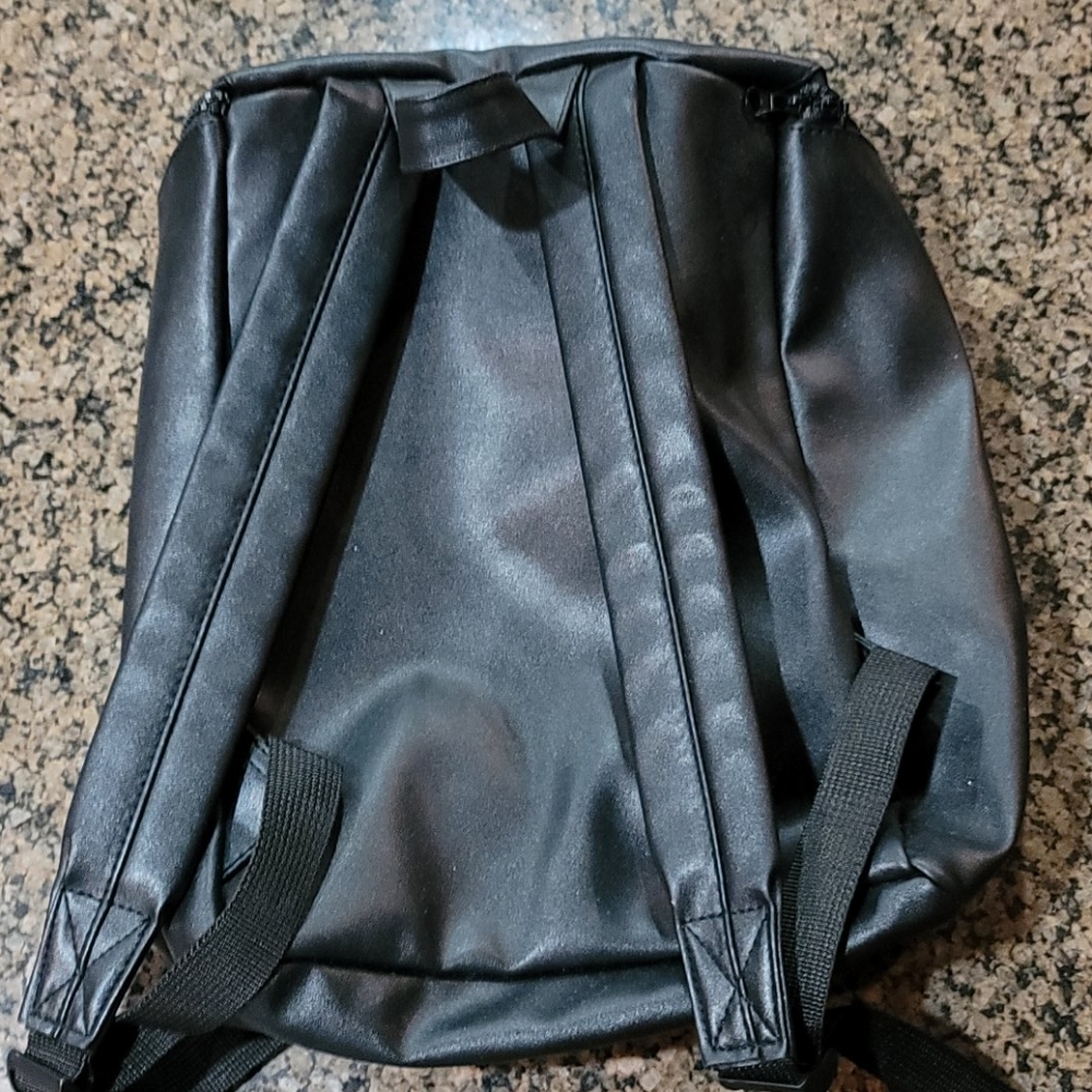 Monat Backpack - image 2